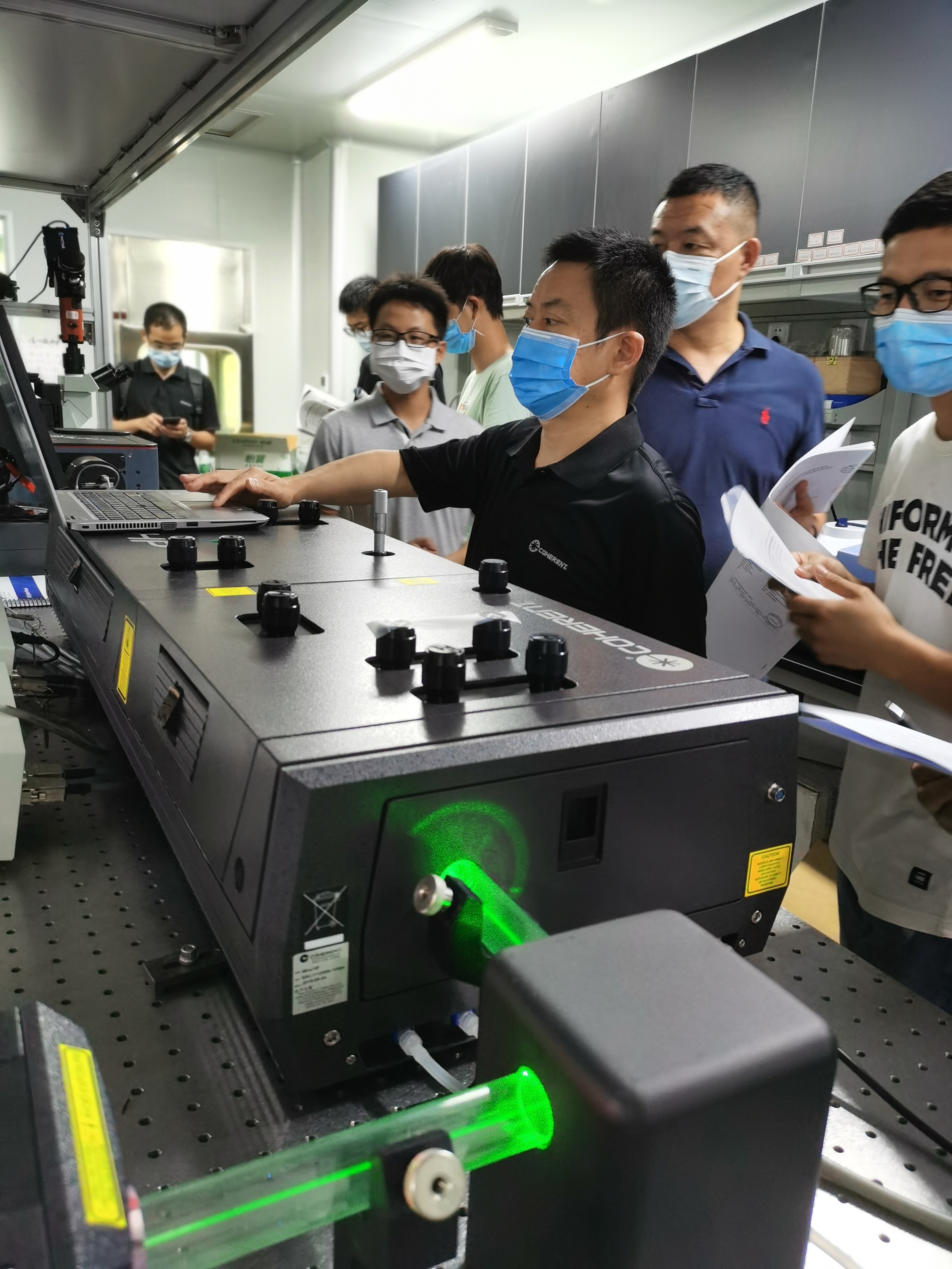 生物医学光学创新平台大型科研仪器顺利通过验收